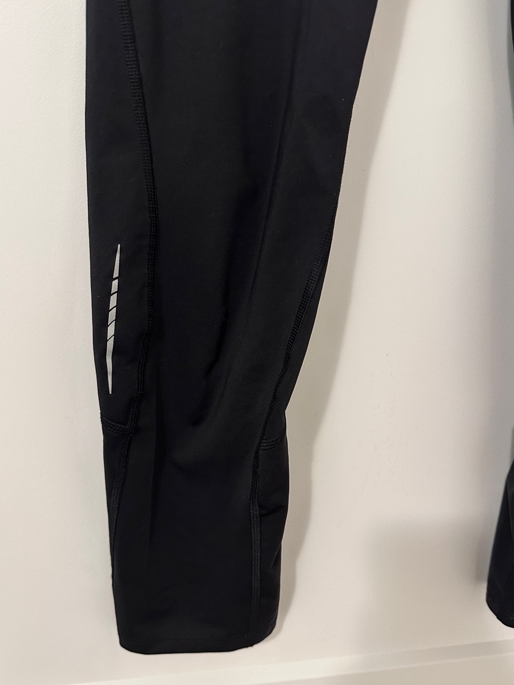 Arc'teryx Black Athletic Capris with Reflective Accents Size Medium Women’s - Picture 2 of 13
